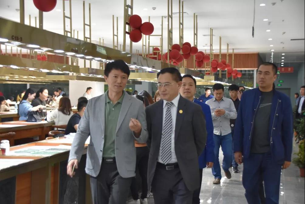 6966集团-不凡成就非凡,相信品牌的力量